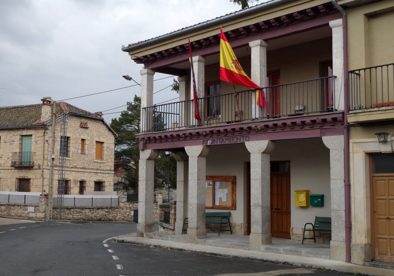 Esquelas.es | La Junta de Castilla y Len autoriza el uso de suelo rstico para ampliar el cementerio Torre Val de San Pedro