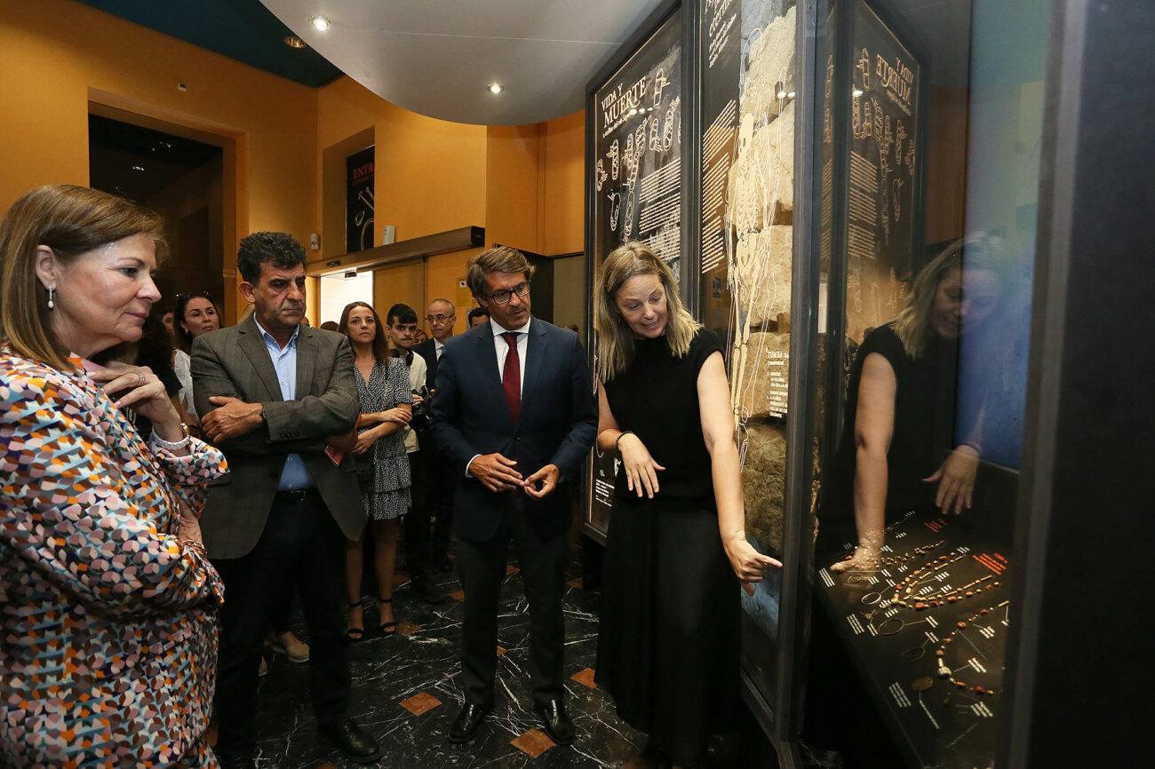 Esquelas.es | El MARQ expone las joyas funerarias encontradas en la necrpolis de Cabezo del Molino de Rojales