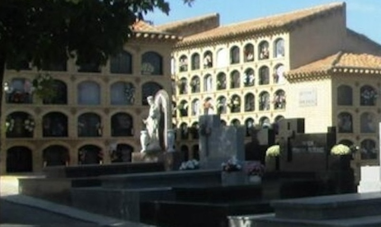 Esquelas.es | Jan ampliar la superficie del cementerio de San Fernando y construir 240 nichos y 144 columbarios