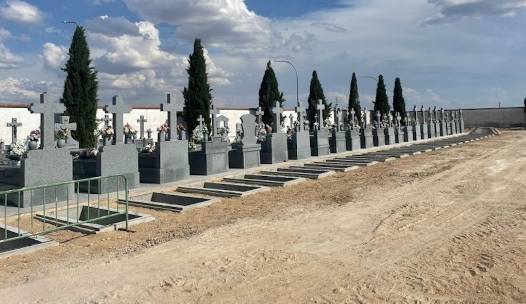 Esquelas.es | Inician las obras de construccin de 25 nuevas tumbas y 45 nichos prefabricados en su cementerio de Torrijos