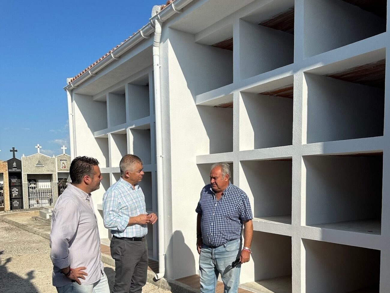 Esquelas.es | El cementerio de Monte Lope lvarez amplia su capacidad con 48 nuevos nichos y 16 columbarios