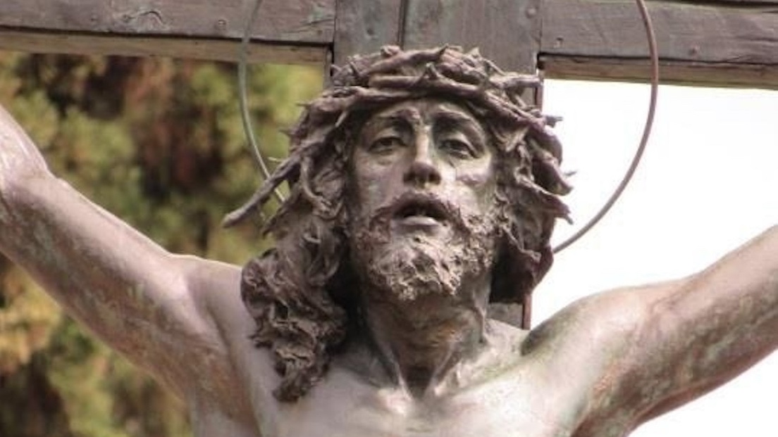 Esquelas.es | PACMA piden explicaciones al Ayuntamiento de Sevilla por exterminar una colmena de una imagen en el cementerio