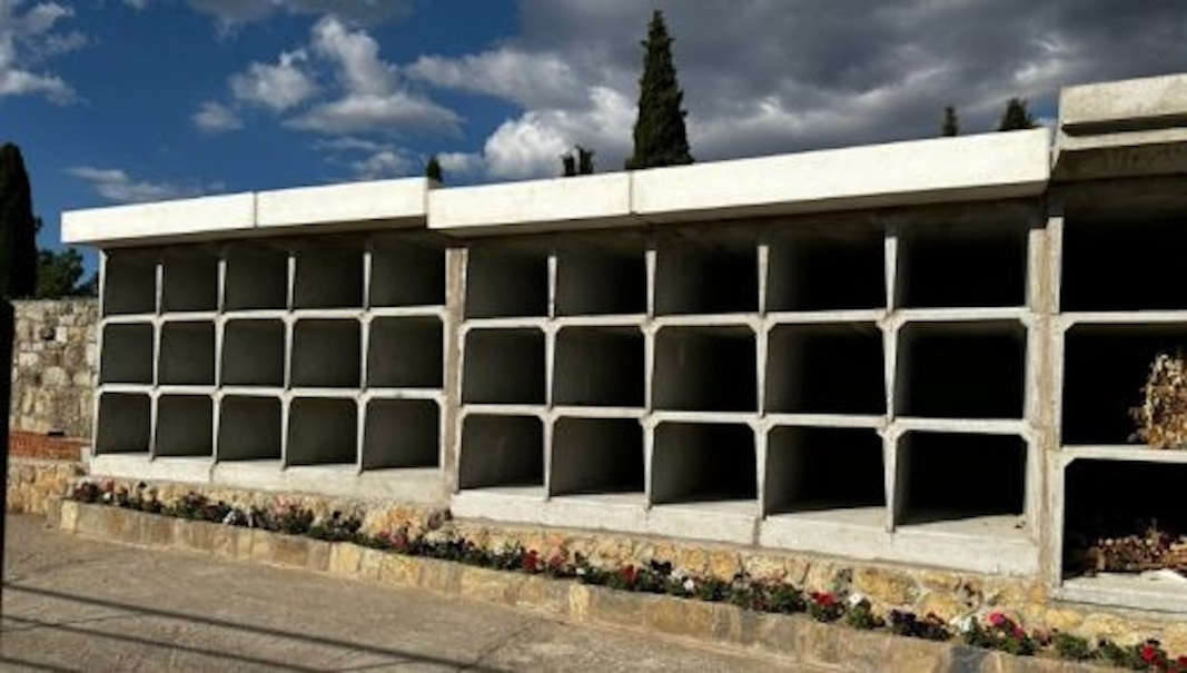 Esquelas.es | Concluyen las obras de construccin de nuevos nichos, tumbas y columbarios en el cementerio de Hoyo de Manzanares
