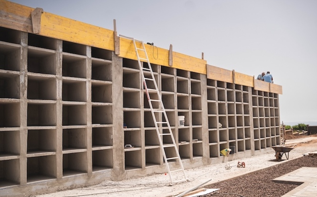 Esquelas.es | El cementerio de San Luis de La Laguna dispone de 480 nichos ms y nuevas escaleras porttiles