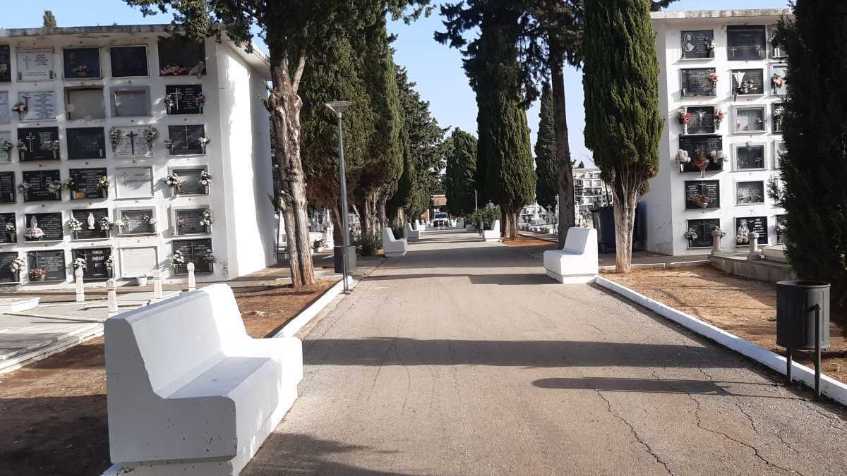 Esquelas.es | Cierran el cementerio de Jerez a las 13:00 horas para evitar las horas de mayor calor