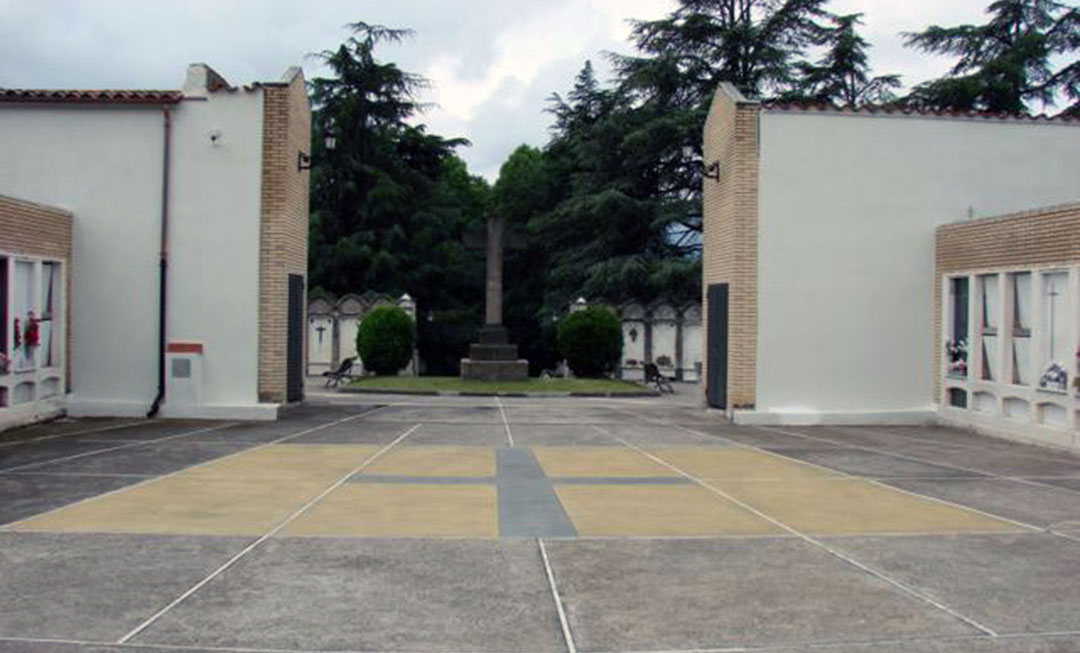 Esquelas.es | Olot ha implementado mejoras en su cementerio y ahora trabaja para instalar nuevos columbarios