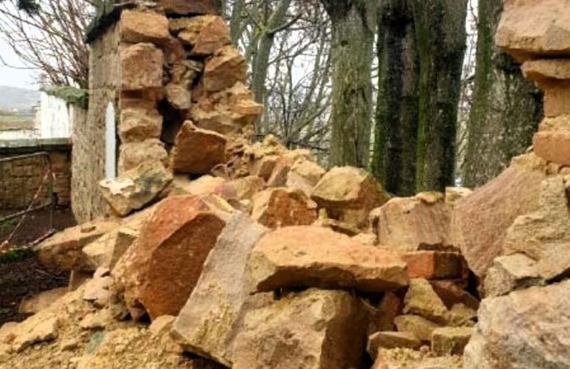 Esquelas.es | Linares licita la reconstruccin del muro cado en el cementerio municipal de San Jos