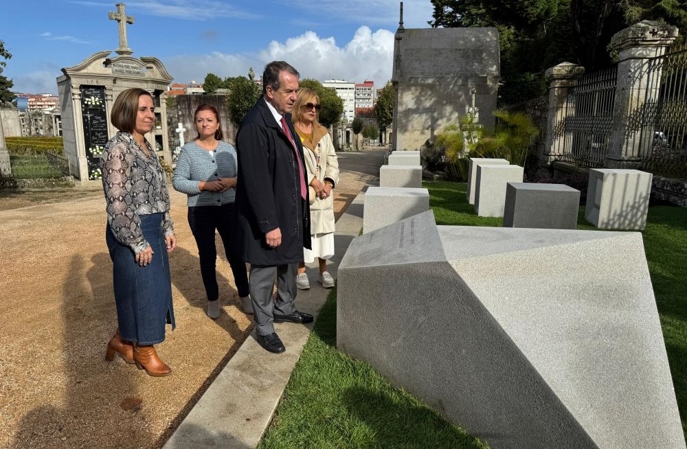 Esquelas.es | Inauguran en el cementerio de Pereir un espacio para las guardar las cenizas de personajes relevantes de la ciudad