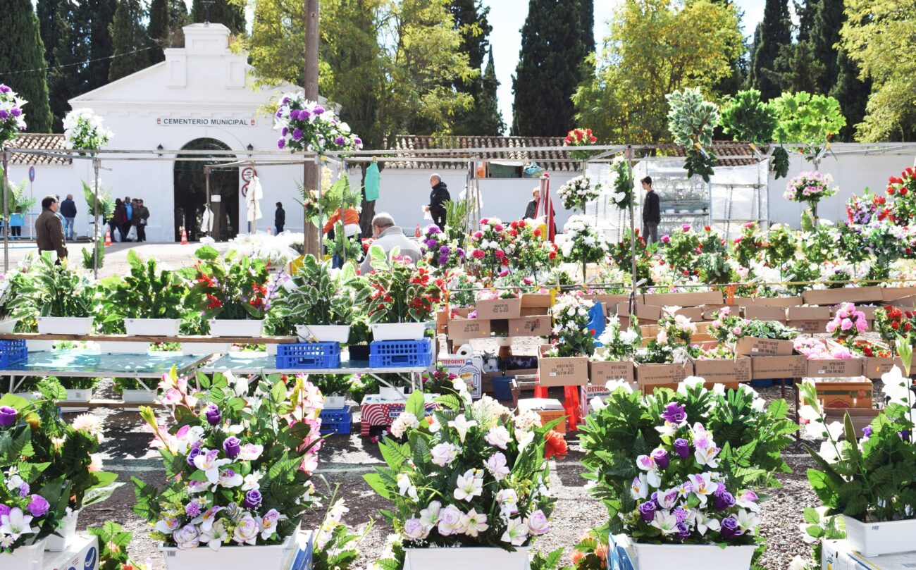 Esquelas.es | Abren el plazo de solicitud de puestos de venta de flores y velas en el cementerio de Puertollano