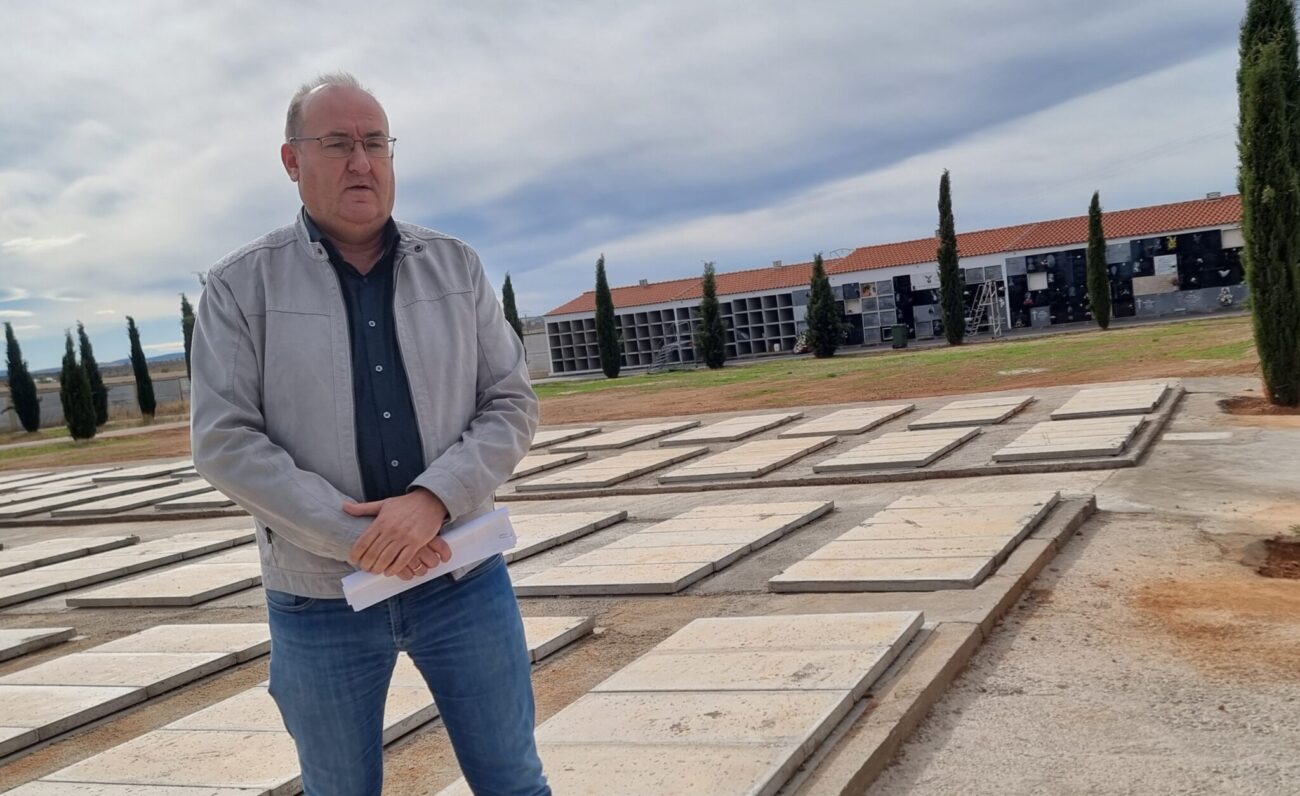 Esquelas.es | Valdepeas destina 250.000 euros en trabajos de mejora y construccin de nichos en el cementerio