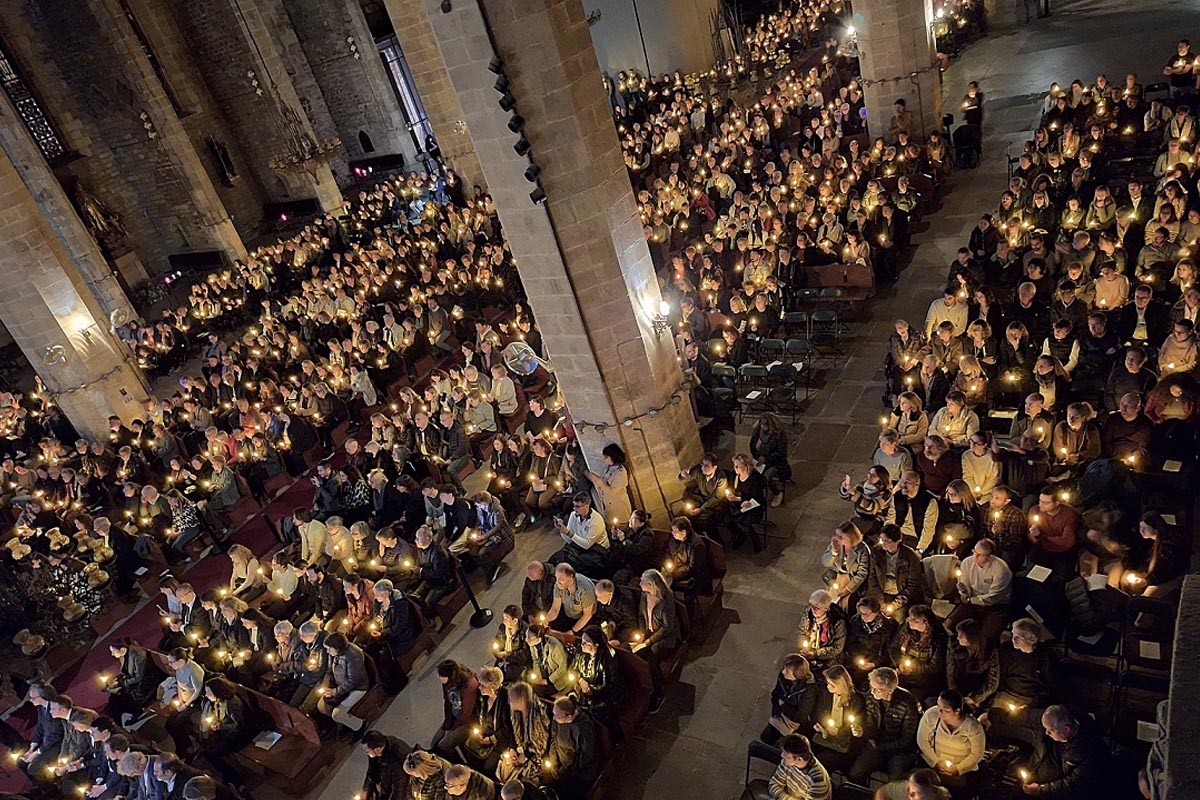 Esquelas.es | Santa Mara del Mar se llena de luz y recuerdo en un homenaje espiritual de Mmora a los que ya no estn