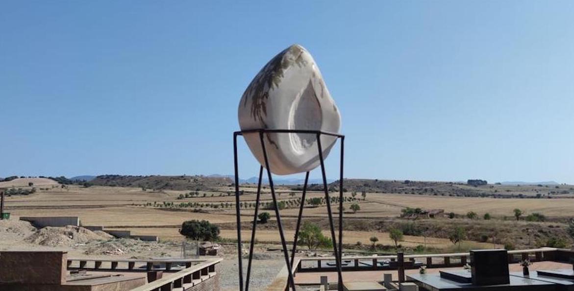 Esquelas.es | Instalan una escultura en el cementerio de Balaguer en recuerdo a los fallecidos por coronavirus
