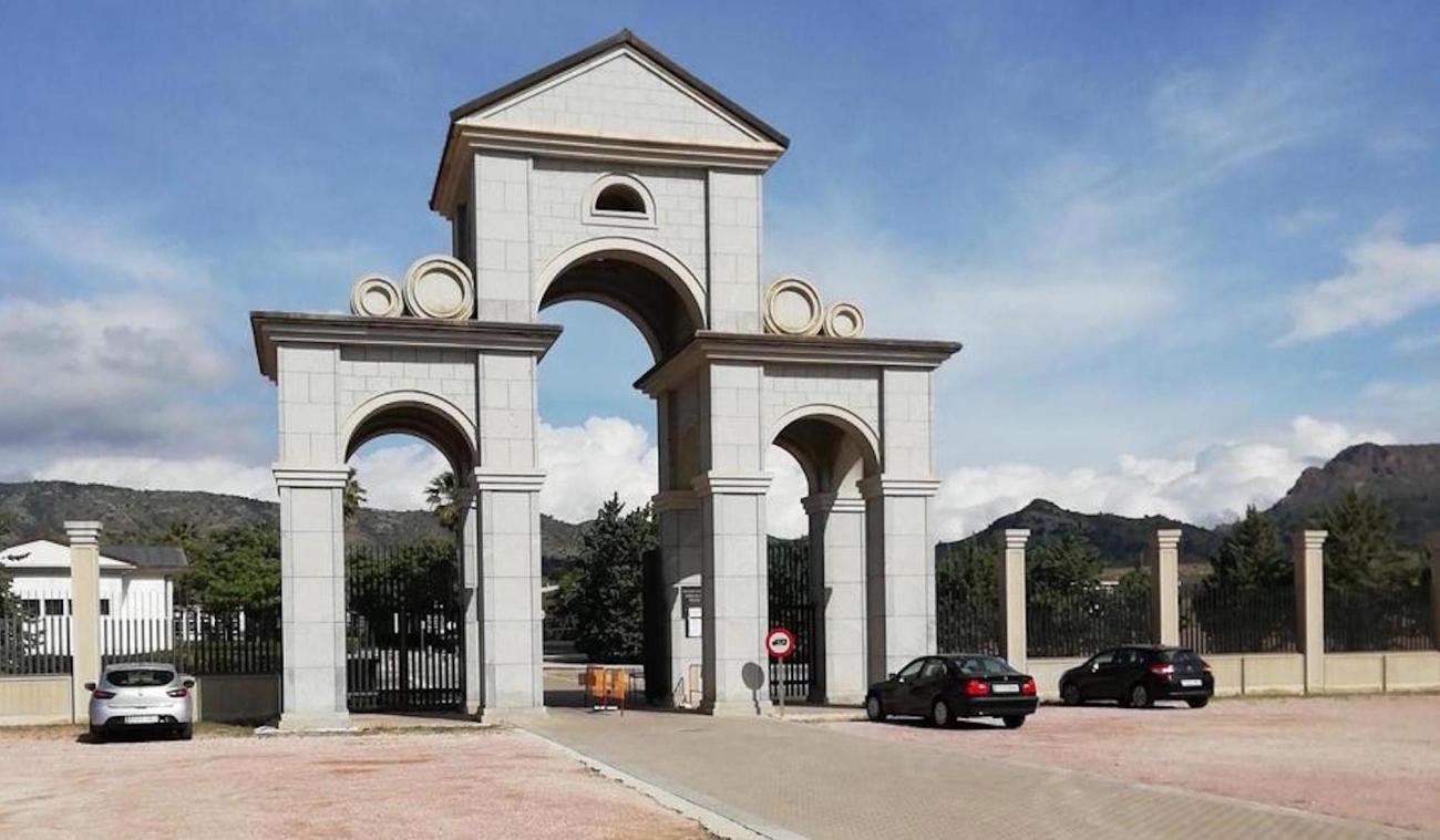 Esquelas.es | Adjudican la construccin de 114 nichos en el cementerio municipal Virgen de los Dolores de Elda
