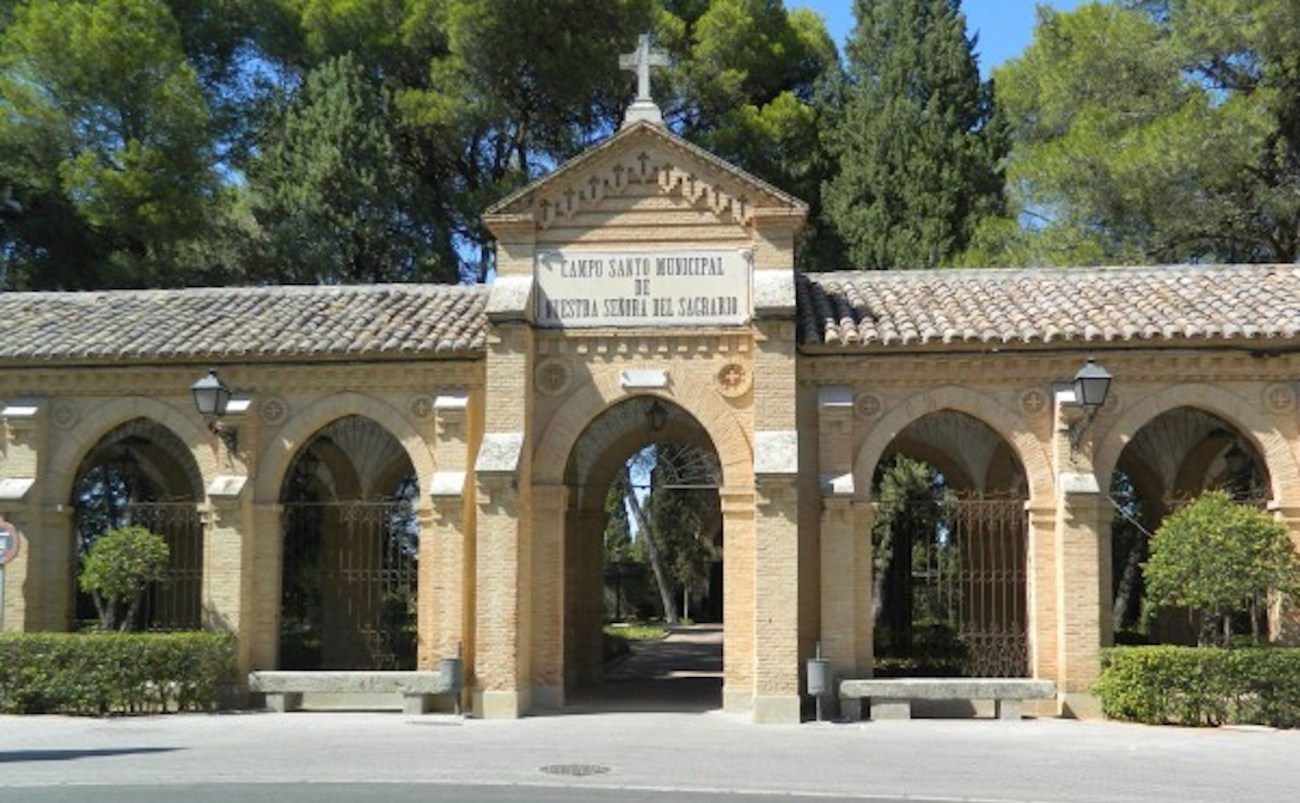 Esquelas.es | Cerca de 50 sepulturas del cementerio de Toledo pasarn a ser de titularidad municipal