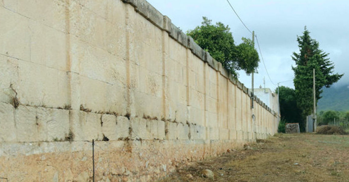 Esquelas.es | El Ayuntamiento de Felanich desmiente las acusaciones vertidas sobre el muro del cementerio municipal
