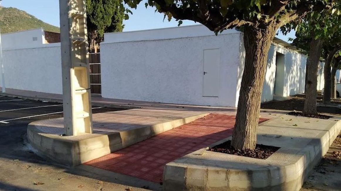 Esquelas.es | El Ayuntamiento de Benicasim ejecuta obras en la zona de acceso al cementerio municipal