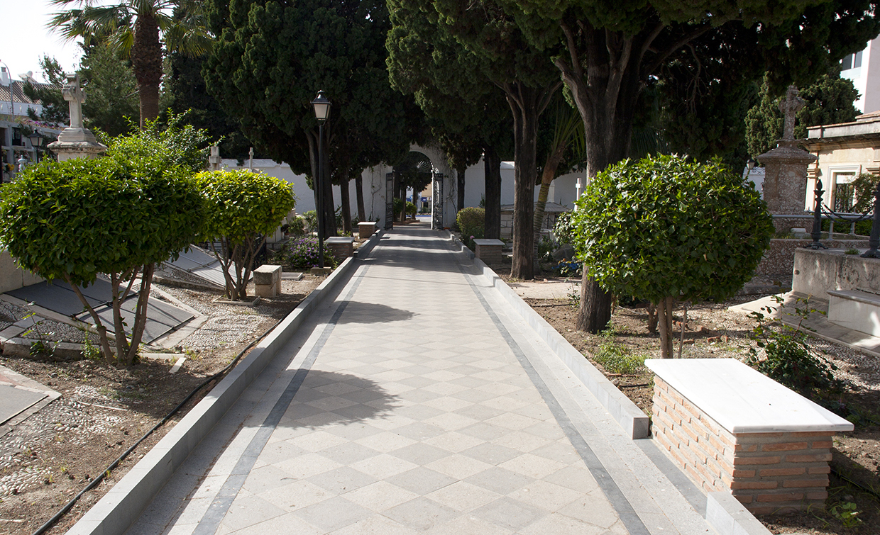 Esquelas.es | El Ayuntamiento de Nerja acomete trabajos de mejora en el cementerio municipal