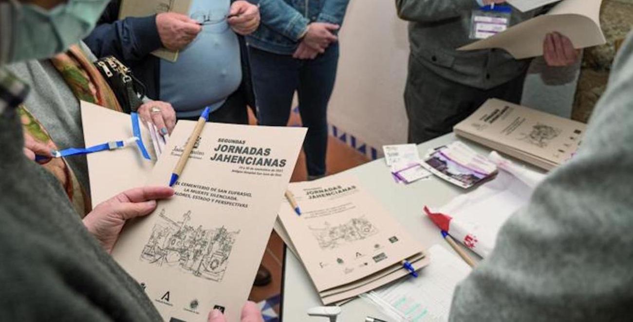 Esquelas.es | Jornadas Jahencianas: Expertos y pblico, con el cementerio San Eufrasio de Jan