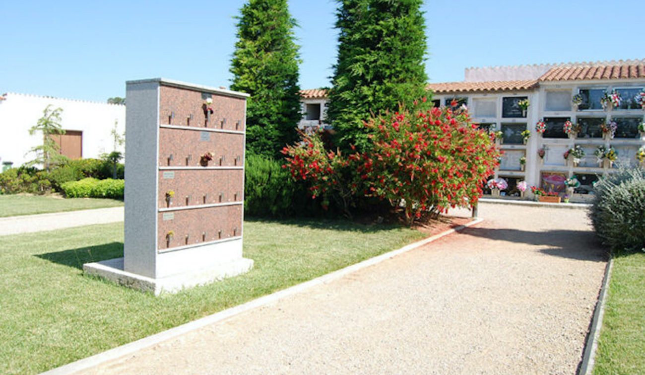 Esquelas.es | El Cementerio de Cubellas dispondrá antes de Navidad de 35 nuevos columbarios