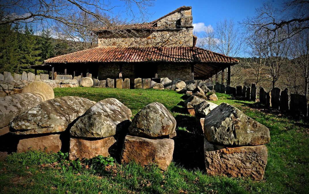 Esquelas.es | En Elorrio se encuentra la necrpolis de Argieta, un monumento funerario de primer orden