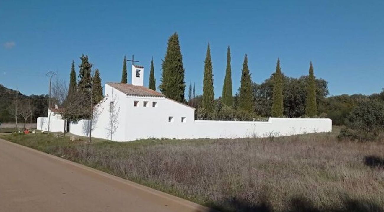Esquelas.es | El Ayuntamiento de Cceres pinta el cementerio de la pedana de Rincn de Ballesteros
