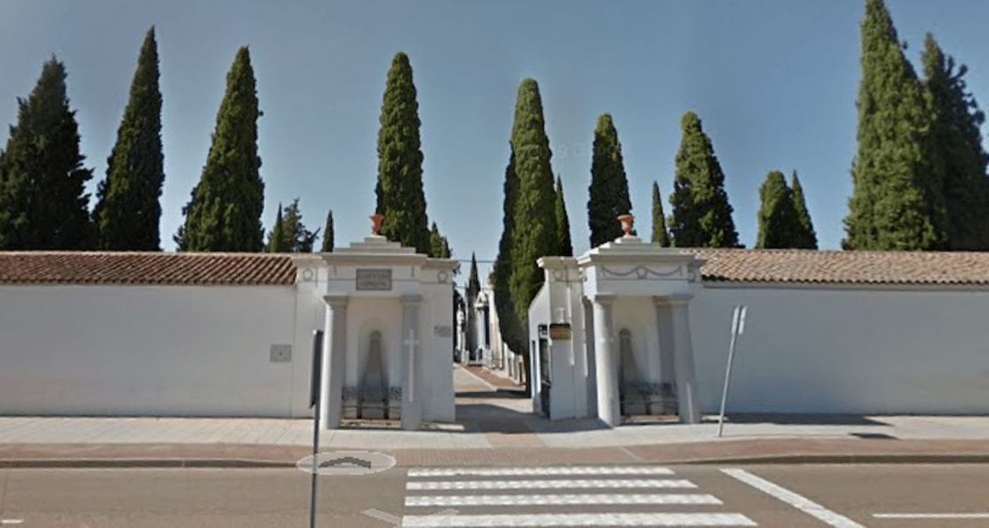 Esquelas.es | Ante los mltiples robos en el cementerio los vecinos de Almendralejo piden al Ayuntamiento mayor seguridad
