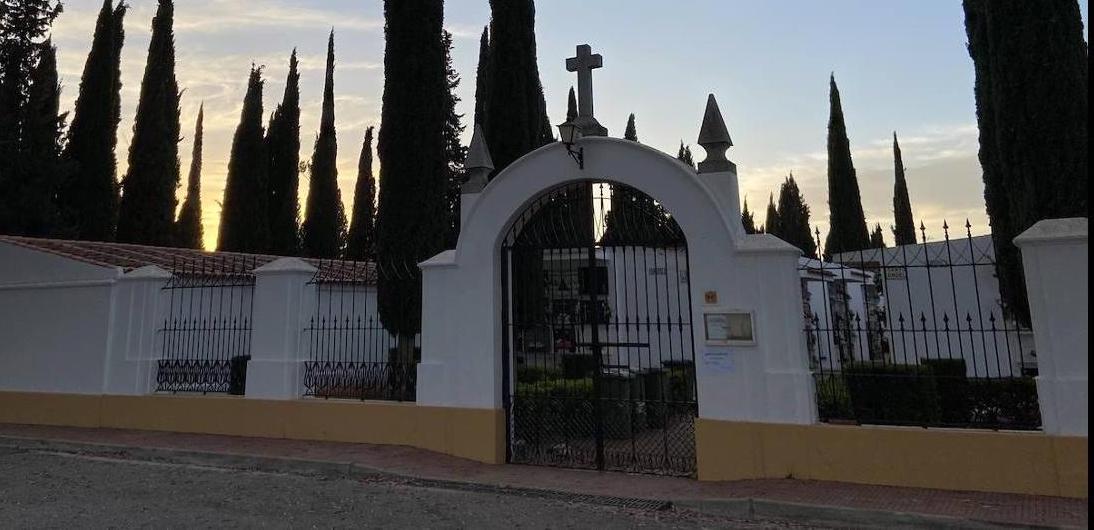 Esquelas.es | Denuncian la poca disponibilidad de nichos libres que hay en el cementerio de Villafranca de los Barros