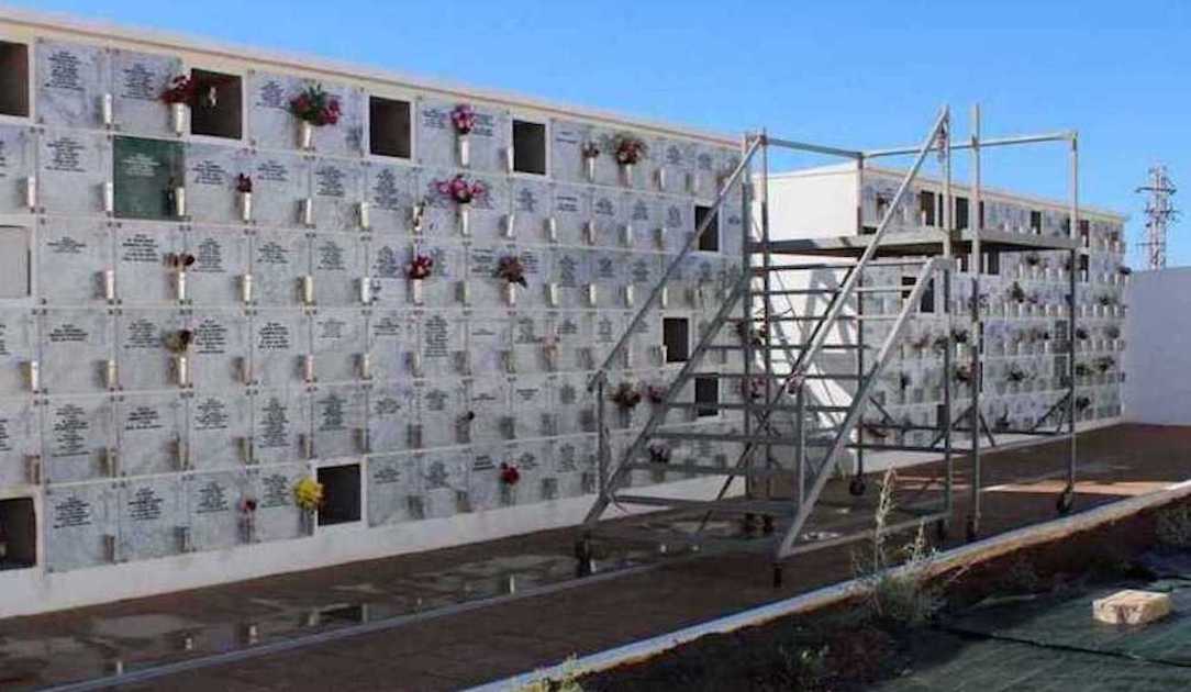 Esquelas.es | El alcalde visita las obras de remodelacin del cementerio de San Sebastin de La Gomera
