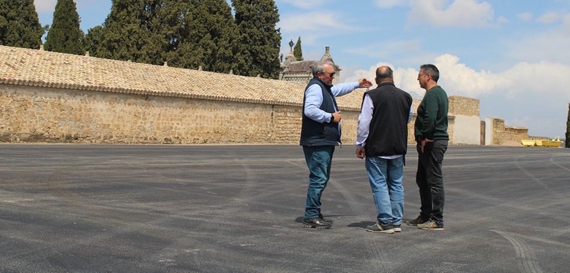 Esquelas.es | beda ha finalizado las obras de asfaltado en el aparcamiento del cementerio municipal