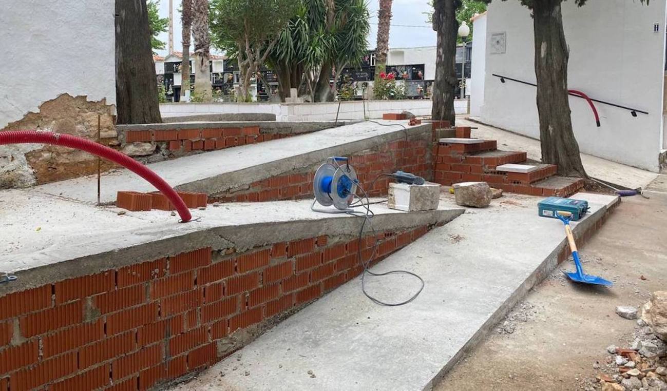 Esquelas.es | Obras de mejora en el cementerio de Cálig que facilitarán el acceso a la segunda altura