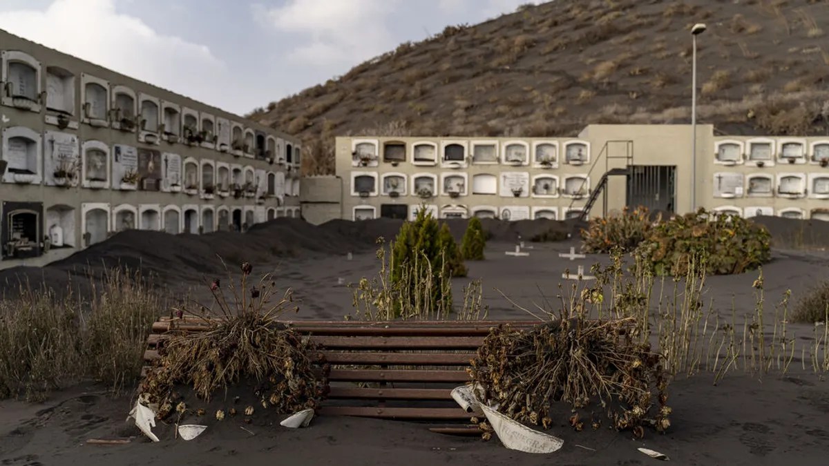 Esquelas.es | CC pide al Ayuntamiento de Los Llanos que ?acte para recuperar los servicios del cementerio de Las Manchas