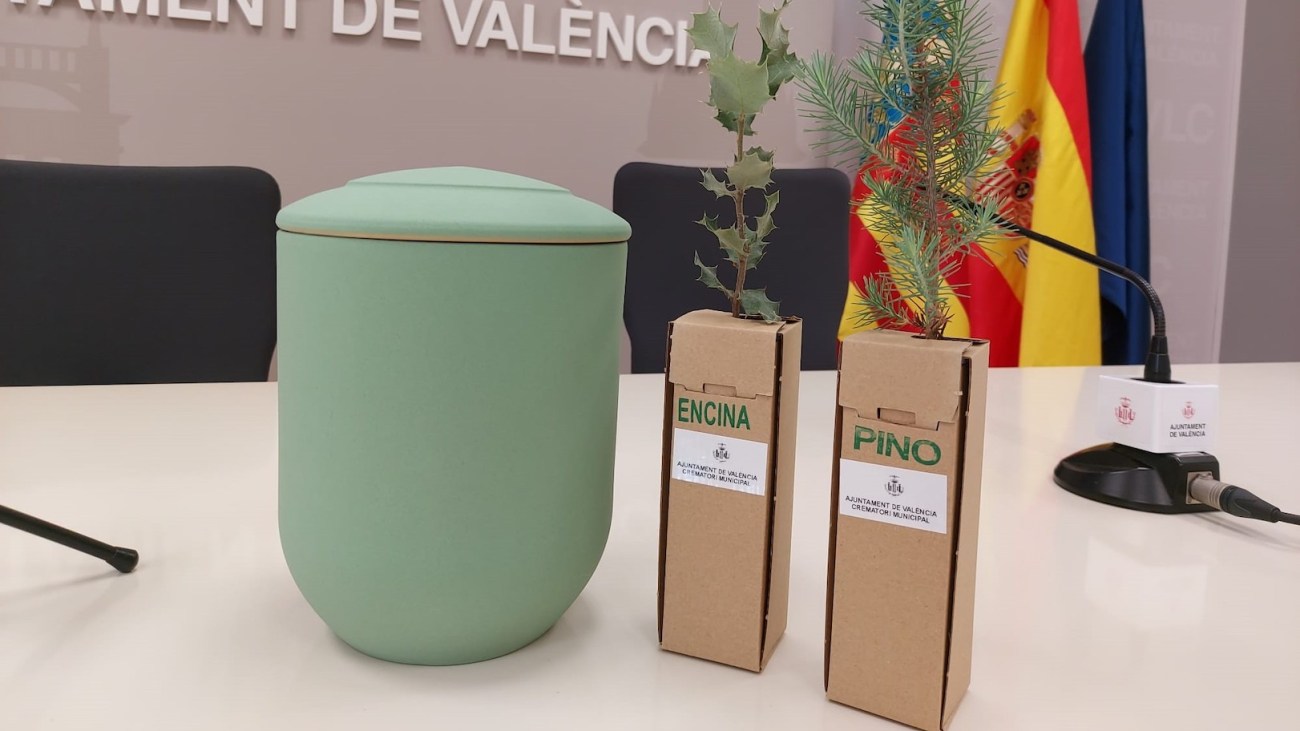 Esquelas.es | Valencia ofrece un servicio gratuito de enterramiento de las cenizas en una urna debajo de los árboles