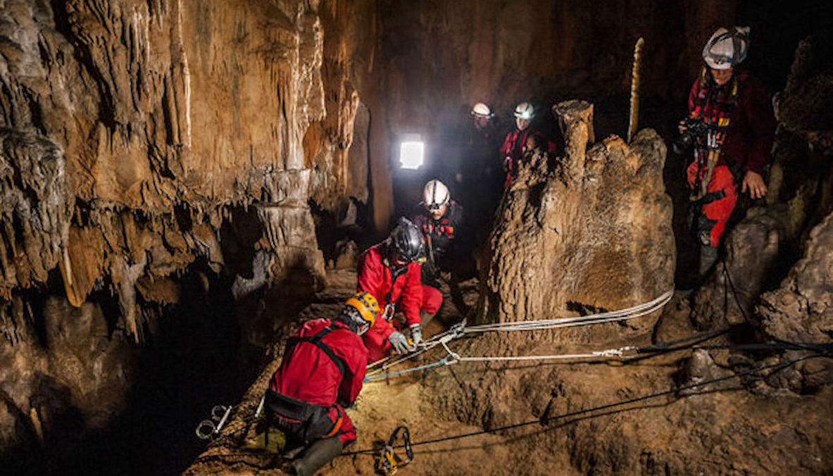 Esquelas.es | Hallan un conjunto funerario visigodo en las profundidades de una cueva cntabra