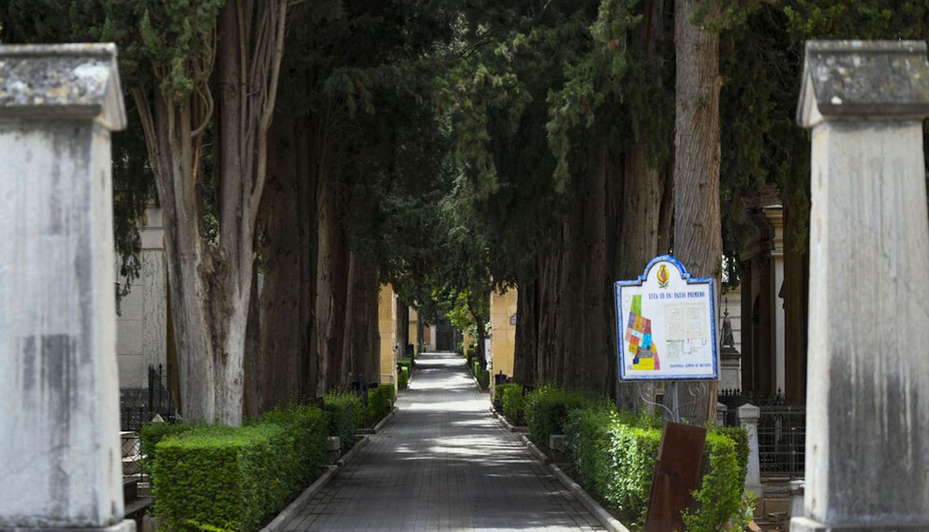 Esquelas.es | El cementerio de Granada lleva ya siete meses sin que se licite el nuevo contrato de vigilancia