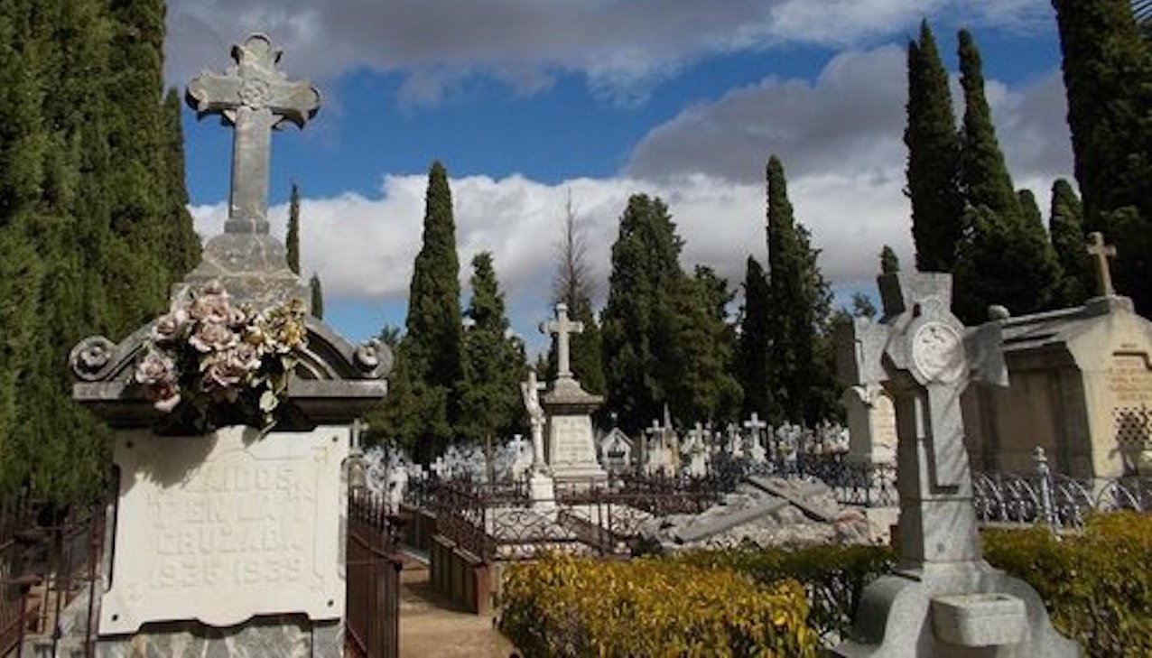 Esquelas.es | El cementerio Nuestra Seora del Sagrario de Toledo podra ampliarse por la calle Dinamarca