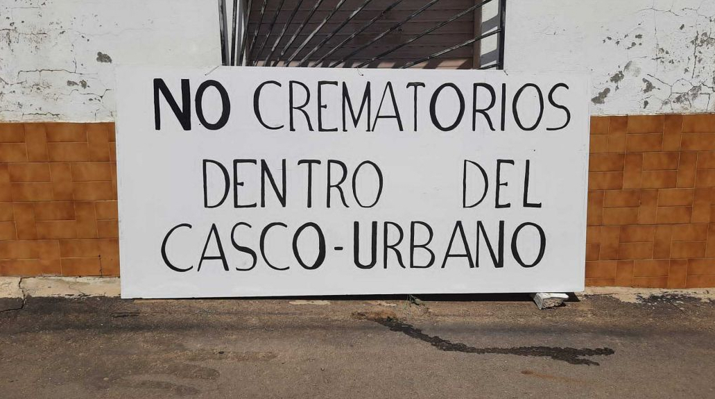 Esquelas.es | Concentracin en la Plaza Mayor de Fuentesaco contra la instalacin de un tanatorio-crematorio