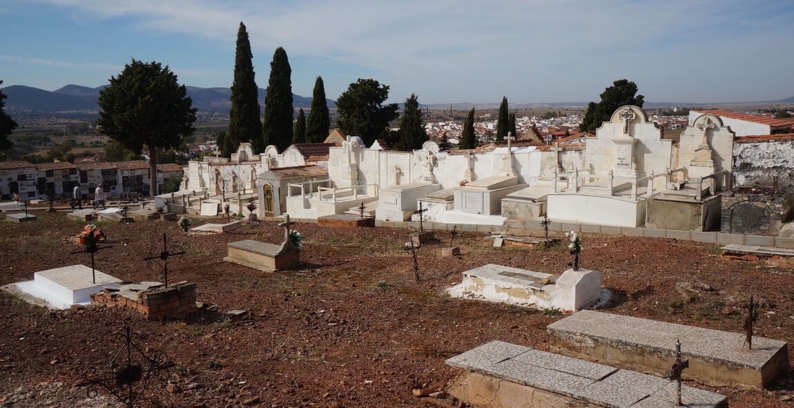 Esquelas.es | El cementerio francs de Pearroya-Pueblonuevo ha realizado mejoras para ser cementerio singular europeo