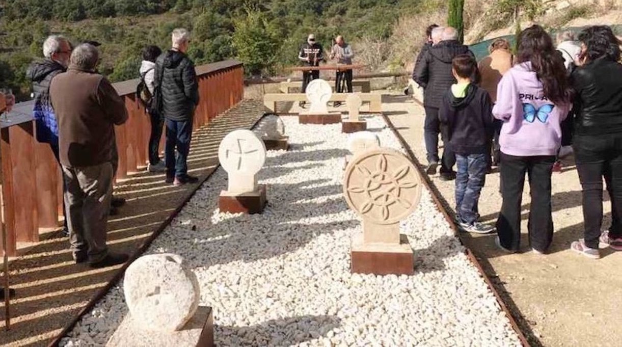 Esquelas.es | Inauguran el jardn de las estelas en la localidad navarra de Eraul