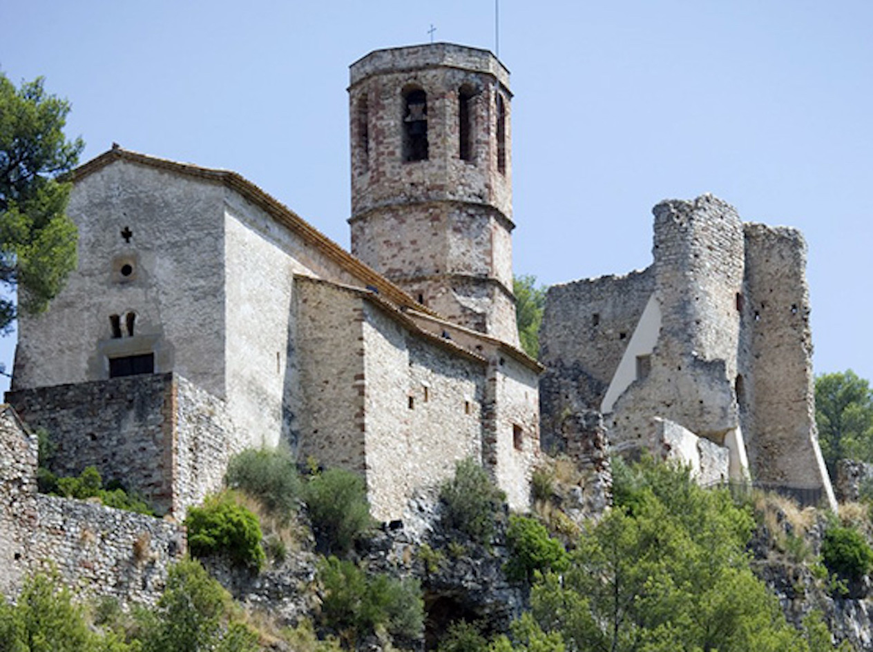 Esquelas.es | Finaliza la restauracin del castillo de Glida con la reconstruccin de sus muros