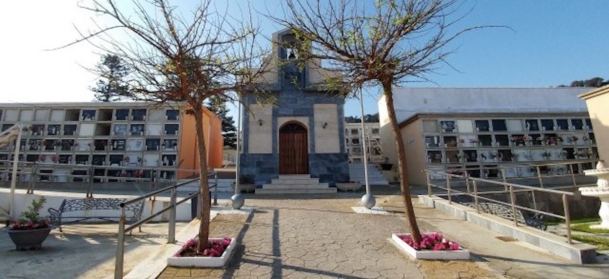 Esquelas.es | Usuarios del cementerio de Santa Catalina denuncian el robo de flores y el deterioro de la infraestructura