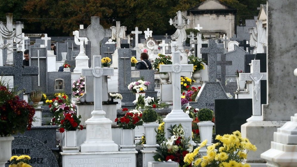 Esquelas.es | El Consistorio de Lugo ampla los horarios de visita al Cementerio de San Froiln