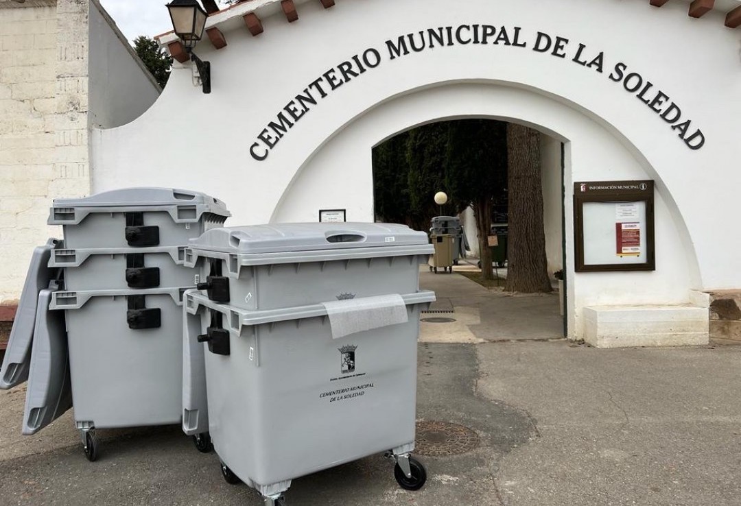 Esquelas.es | Calatayud moderniza el sistema de recogida de basura con la compra de 22 contenedores para el cementerio