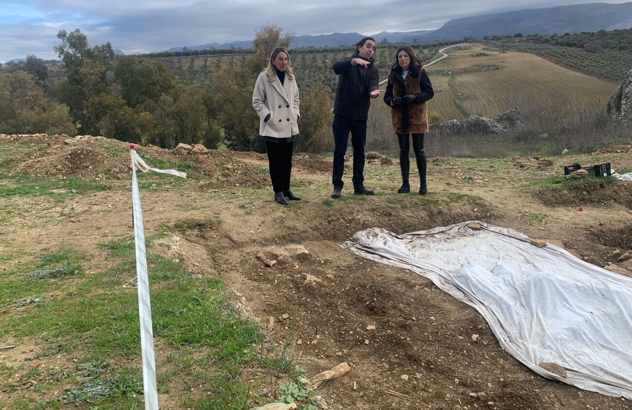 Esquelas.es | Prorrogan las excavaciones arqueológicas en una parcela tras el hallazgo de un cementerio andalusí