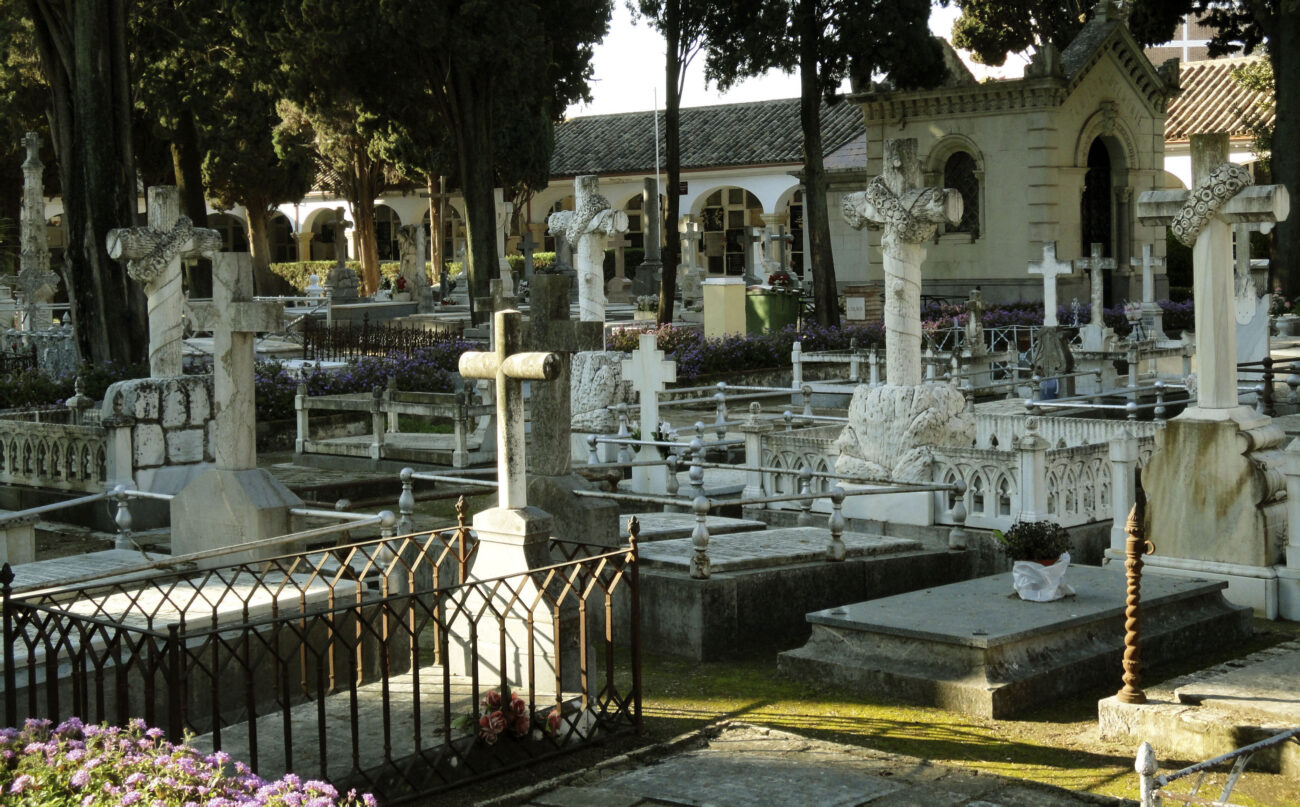 Esquelas.es | IU y Podemos muestran su desacuerdo ante la subida de las tarifas en los cementerios de Córdoba