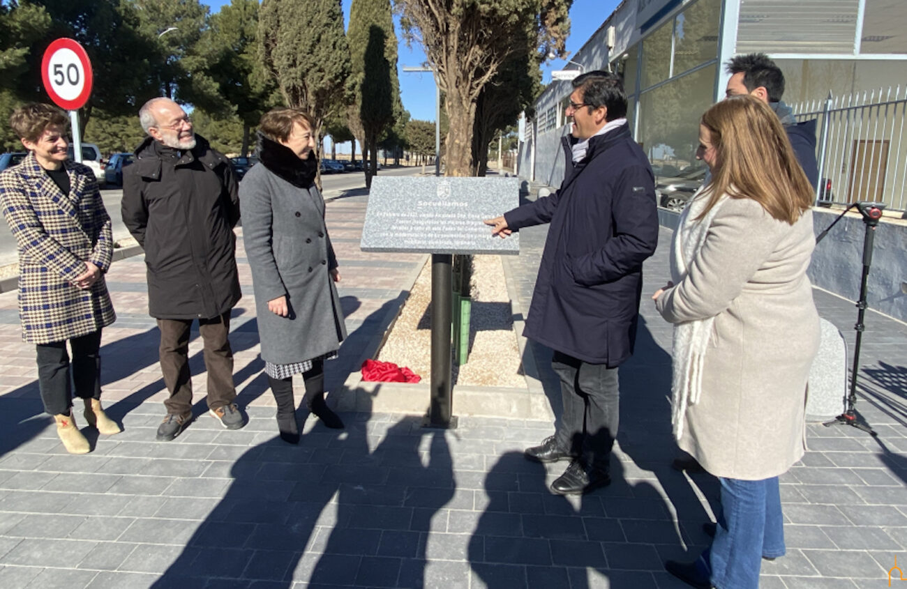 Esquelas.es | Inauguran las obras de rahabilitacin y mejora realizadas en el Paseo del Cementerio de Socullamos