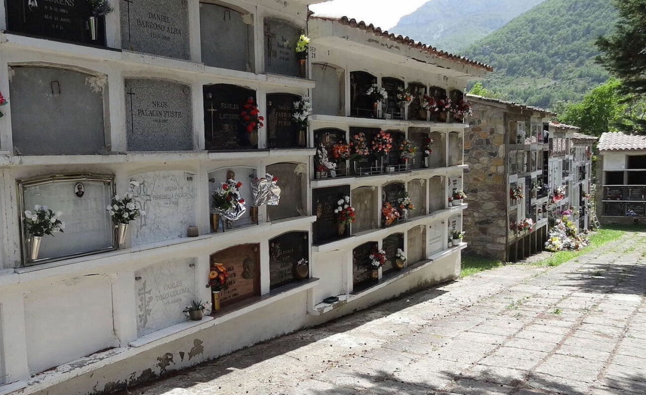 Esquelas.es | Pont de Suert realizar en el cementerio municipal trabajos de pavimentacin, pintura y sealtica