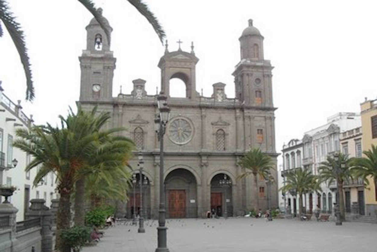 Esquelas.es | La Dicesis de Canarias constituye la funeraria Rubicense Servicios y gestionar 24 cementerios