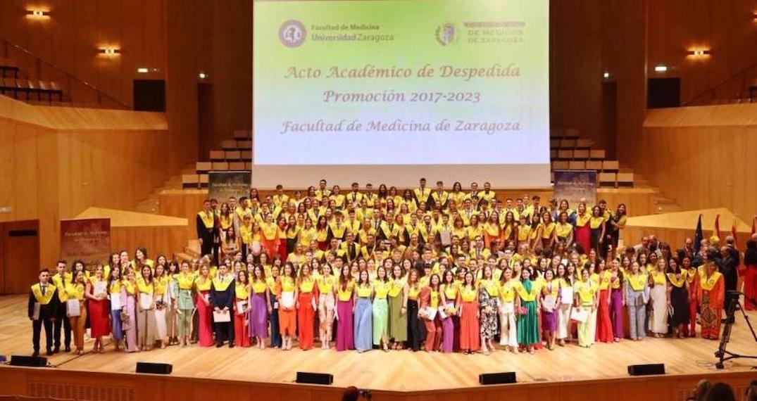 Esquelas.es | 230 alumnos han celebrado su graduacin en Medicina en el Auditorio de Zaragoza