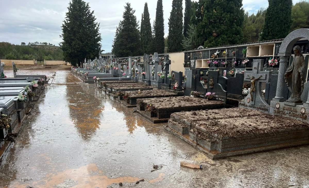 Esquelas.es | Debido a las fuertes lluvias cadas en Arcos de Jaln se inunda el cementerio municipal