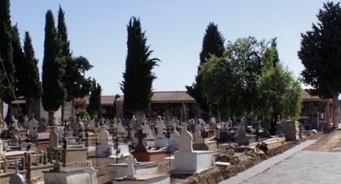 Esquelas.es | Contrato para la adquisicin de material para el trabajo de los sepultureros del cementerio de Albacete